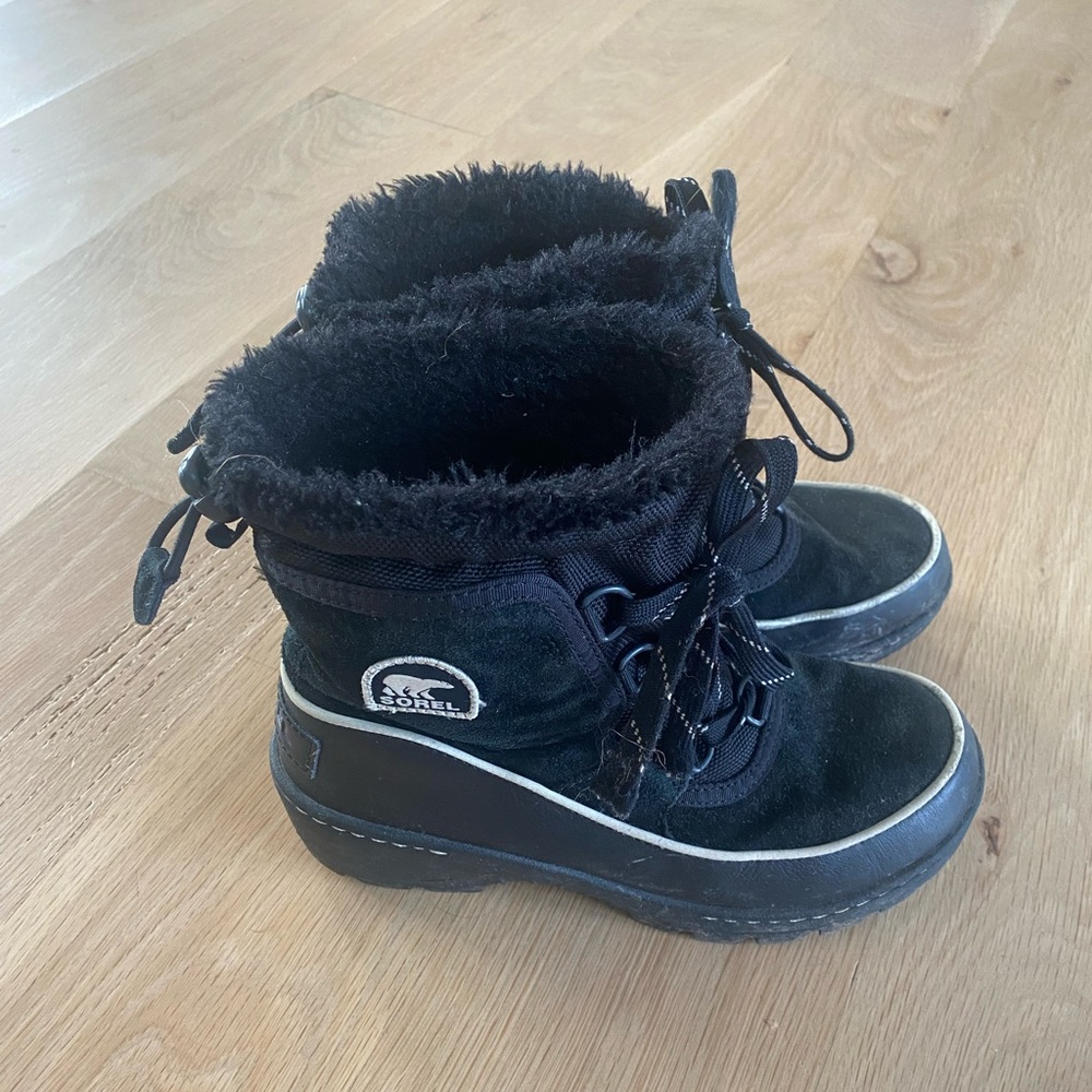 Sorel girl size:3